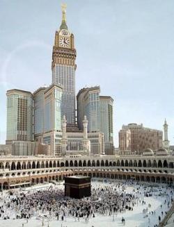 ساعة مكة تبدأ عملها التجربي