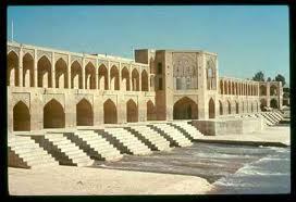پل خواجو ترک خورد