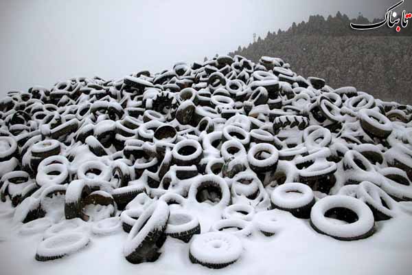 محل دپوی تایر های خودرو Daniel Berehulak /Getty Images