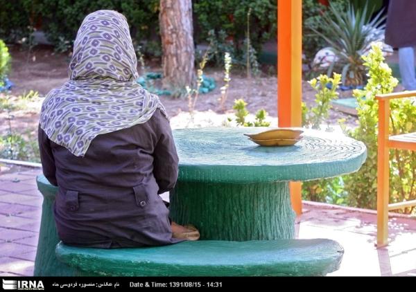 تصاویر: کمپ ترک اعتیاد بانوان