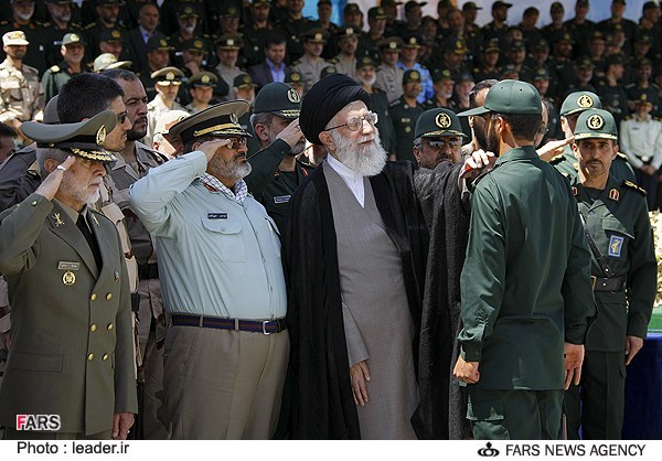 مراسم دانشآموختگی دانشجویان دانشگاه امام حسین(ع) با حضور مقام معظم رهبری