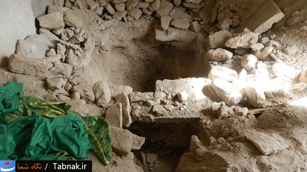 نگاه شما: گور سیبویه