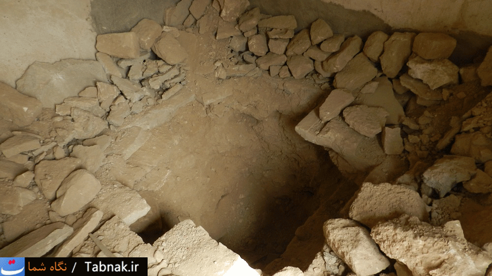 نگاه شما: گور سیبویه