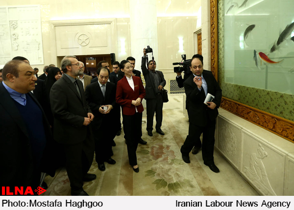 علی لاریجانی رئیس مجلس شورای اسلامی در سفر خود به چین از پارلمان چین‎ بازدید کرد