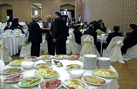 سفره های رنگین افطاری