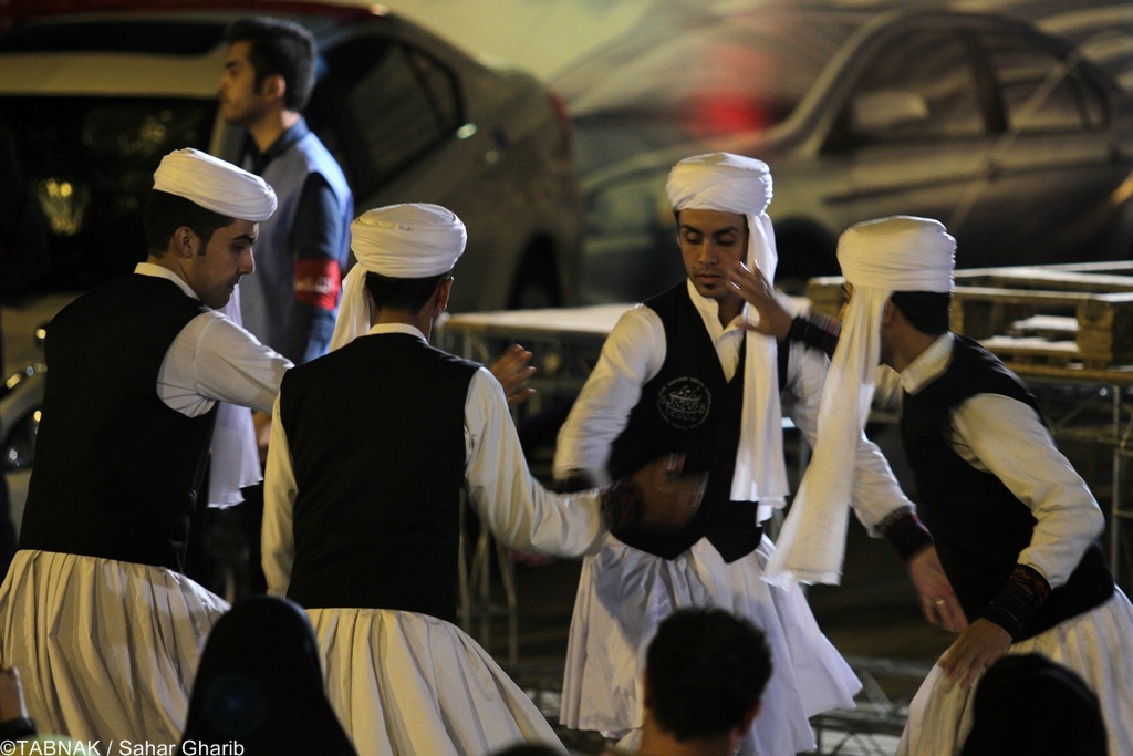 فصل نیایش در برج میلاد