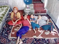 به این خانواده کمک کنید