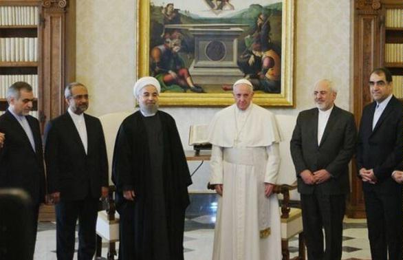 دیدار روحانی با پاپ
