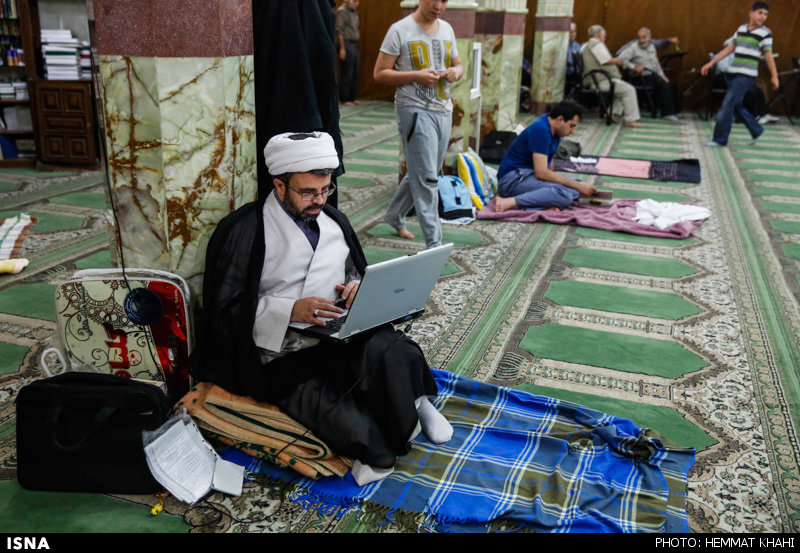 آیین معنوی اعتکاف در تهران