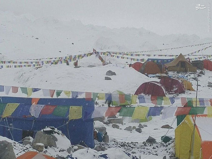 مرگ ۱۷کوهنورد در اوِرست