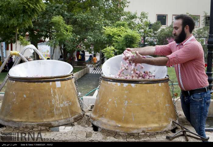 جشنواره گلاب و گل