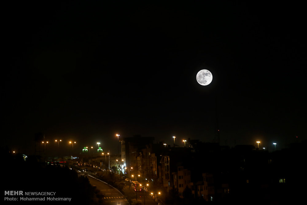 ابرماه در آسمان ایران