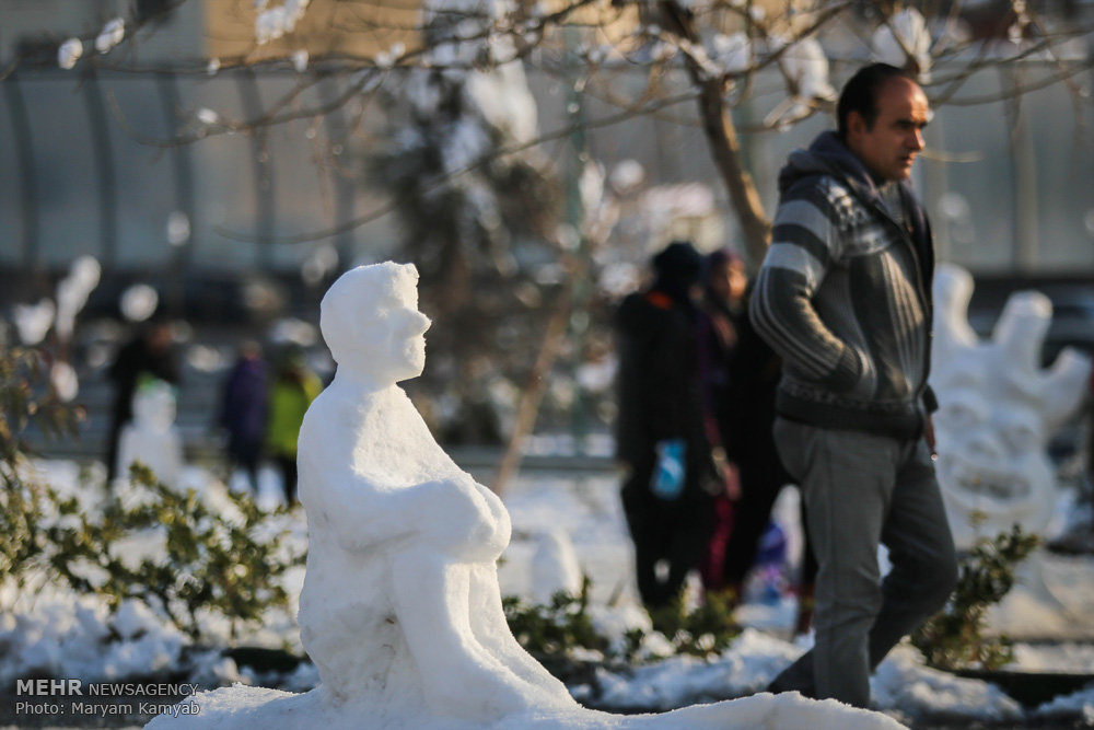 جشنواره مجسمههای برفی