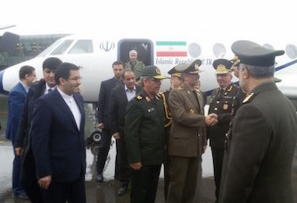 وزیر دفاع وارد باکو شد