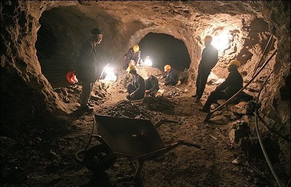 کار در معدن سخت‌تر است یا ندید گرفتن مصیبت‌های معدنچیان؟!