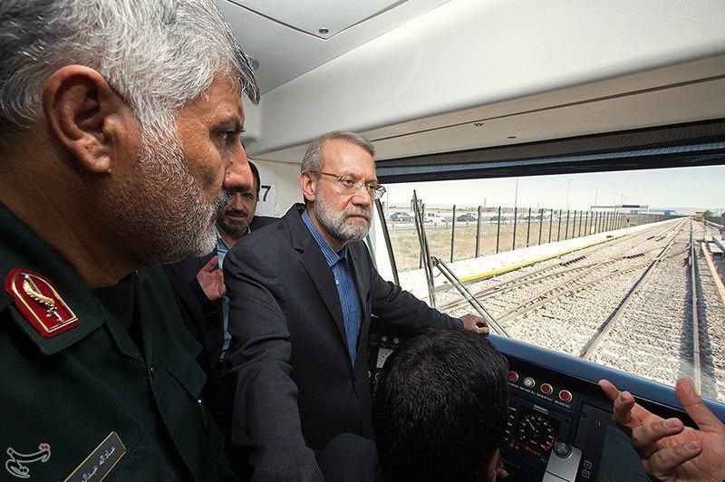 مترو سواری علی لاریجانی