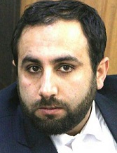 چه کسی خائن است؟