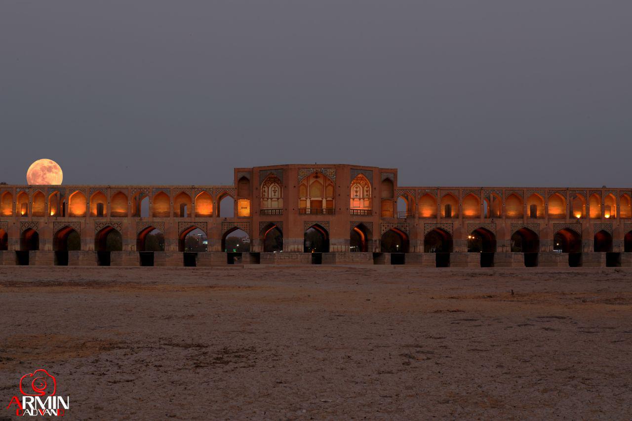 ابَر ماه اصفهان ، پل خواجو