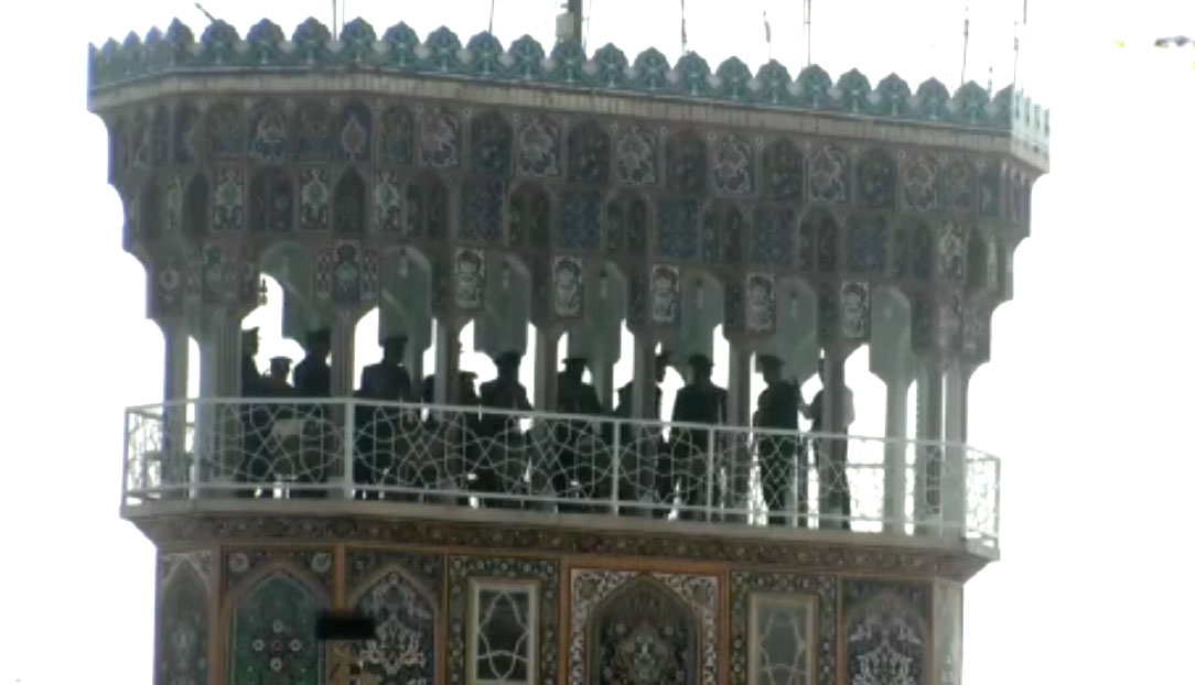 نواختن نقاره‌ حرم امام رضا پس از شفای بیمار