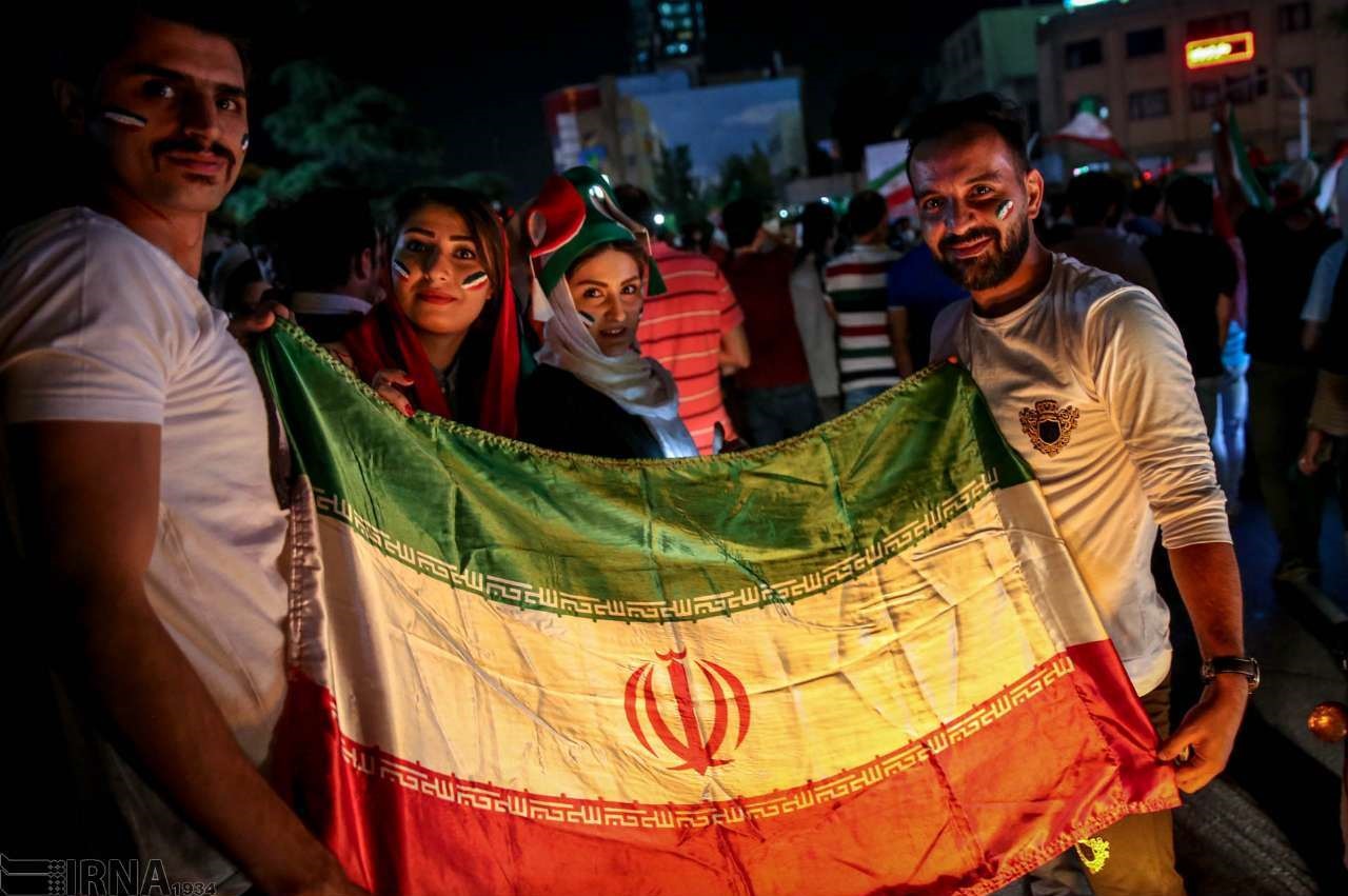 شور و هیجان فوتبالی مردم خیابانها را قفل کرد