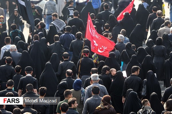 اینجا عشق فرمان می دهد/ راهپیمایی عظیم اربعین از نگاه رسانه های جهان / ورود بیش از 15 میلیون زائر به کربلای معلی / پیاده‌روی جاماندگان اربعین در تهران
