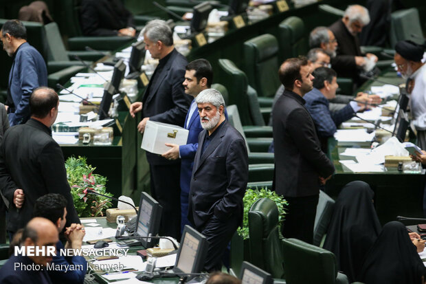رایزنی مطهری برای اعلام وصول استیضاح وزیر کشور