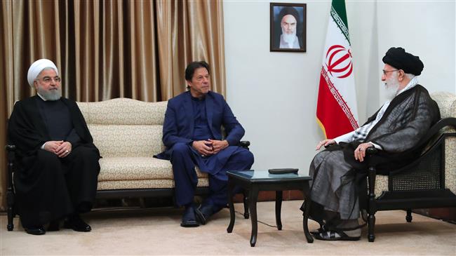 Iranian officials discuss regional developments with the Pakistani PM