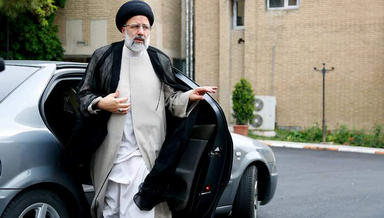 بازدید رئیسی از نقاهتگاه ۲ هزار تختخوابی ارتش