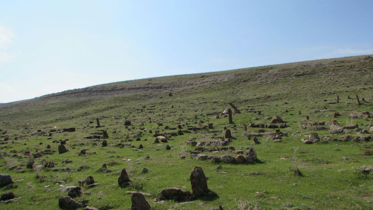قبرستان تاریخی و اسرارآمیز پیرشلوار