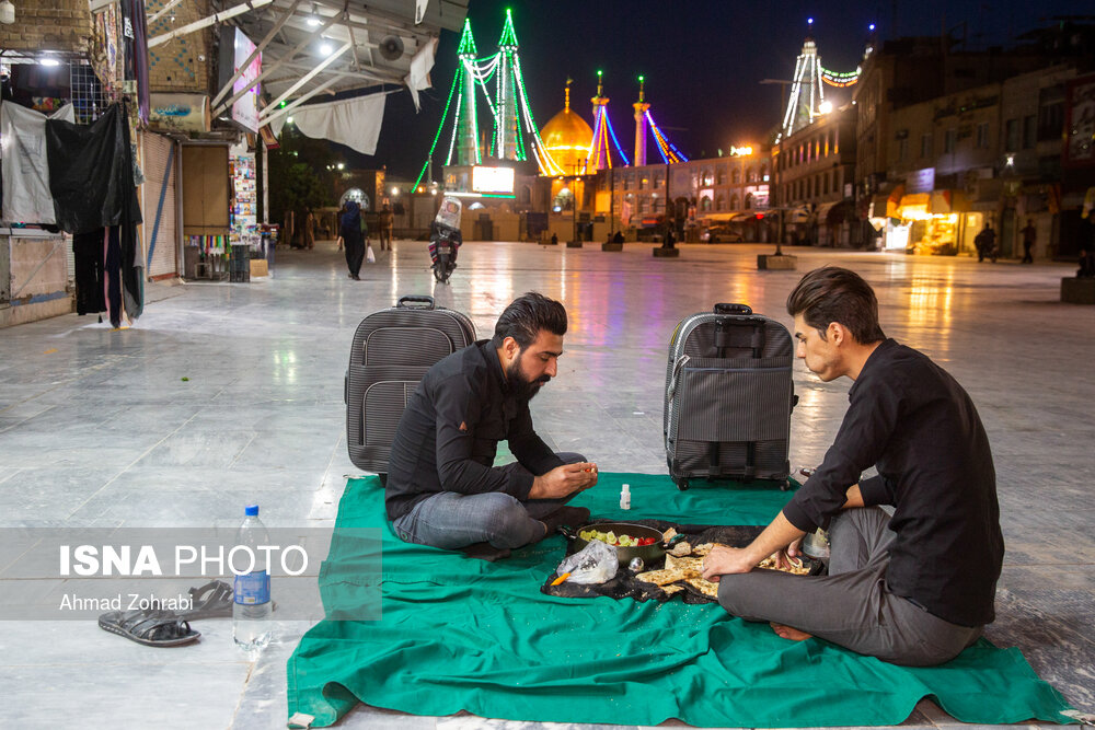 افطار در نزدیکی حرم حضرت معصومه(س)