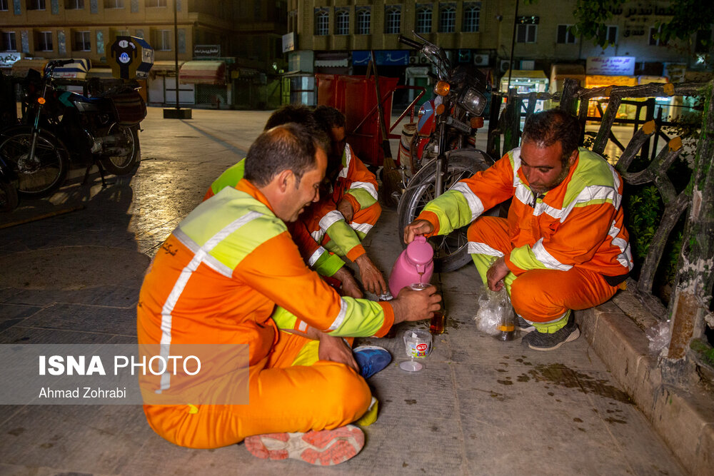 افطار در نزدیکی حرم حضرت معصومه(س)