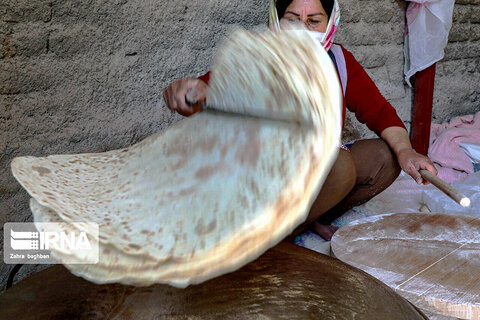 پخت نان خانگی در سمیرم
