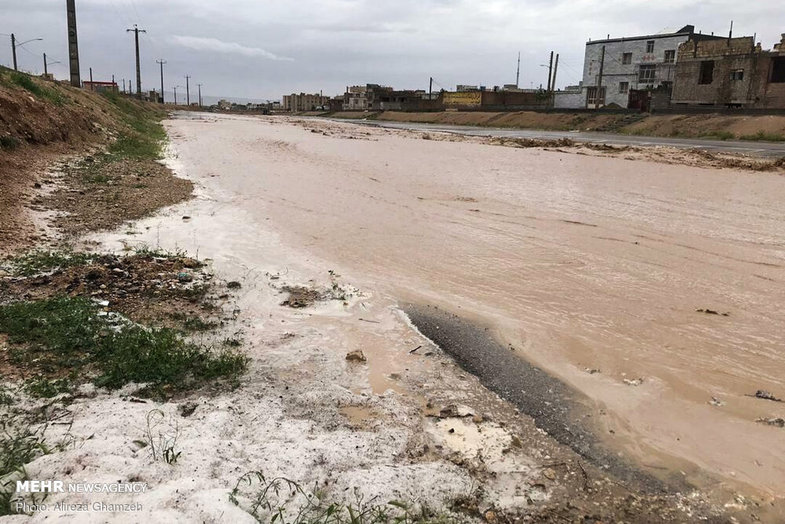 سلفی با سیلاب در سمنان