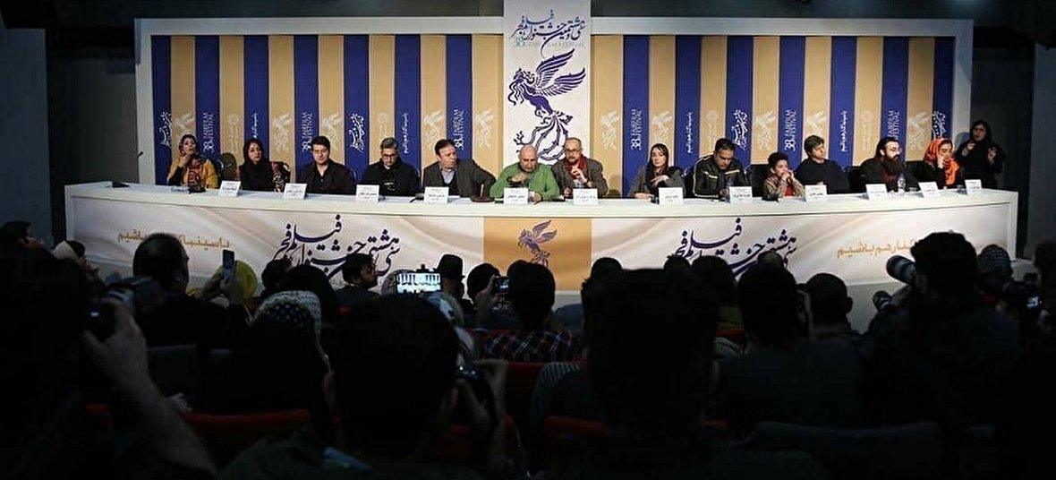 جشنواره‌های فجر با داوری اما بدون نمایش آنلاین برپا شود!