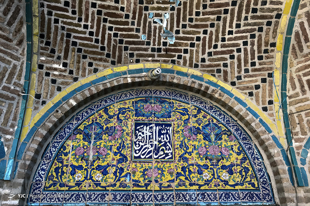 کتیبه های سردر