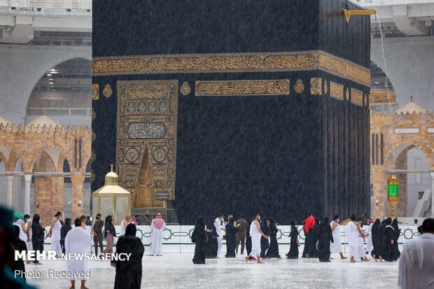 بارش باران در خانه خدا