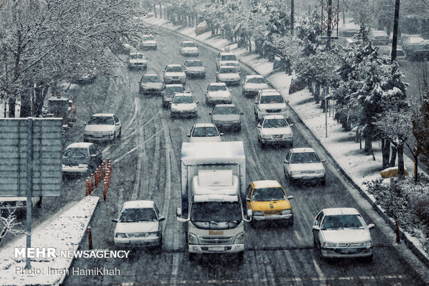 بارش برف پاییزی در همدان