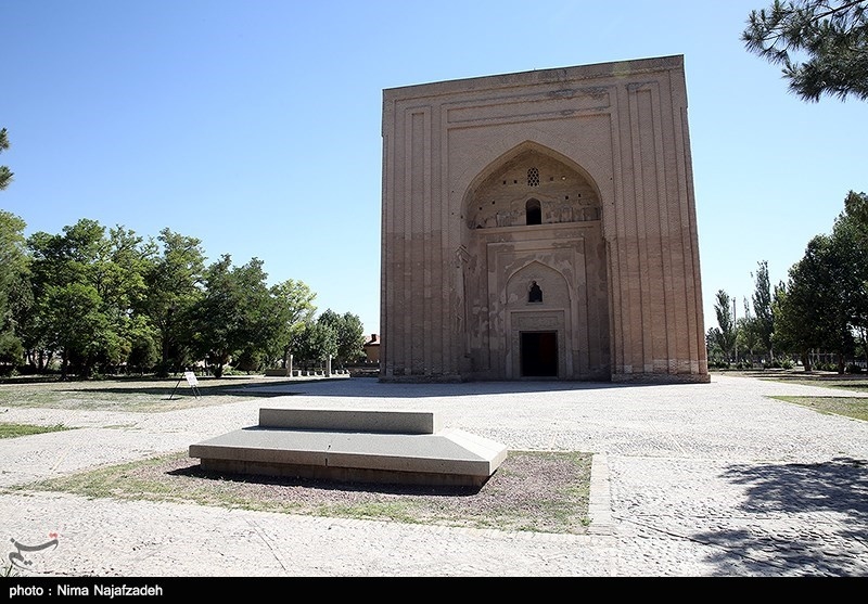 گنبد هارونیه - توس