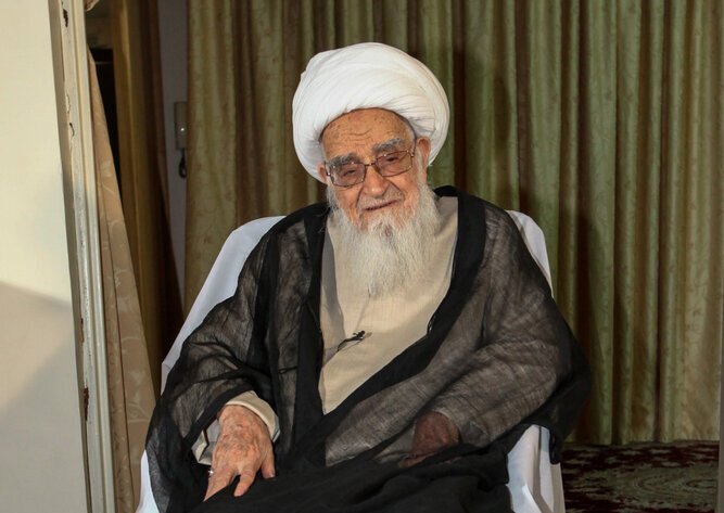 پیشبینی آیت الله صافی درباره احمدی نژاد