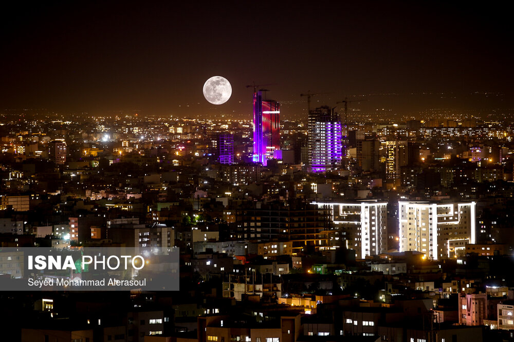 نخستین اَبَرماه ۱۴۰۰
