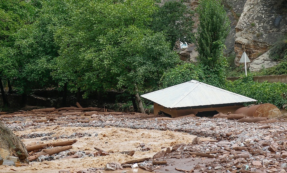 سیلاب در جاده چالوس