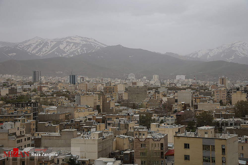 خاک در آسمان همدان