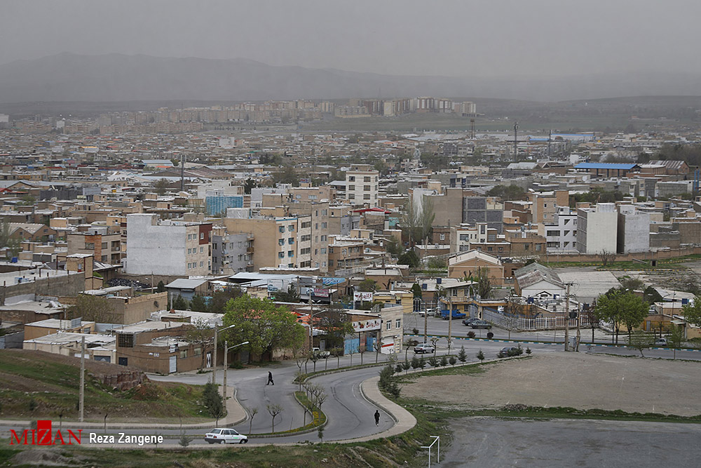 خاک در آسمان همدان