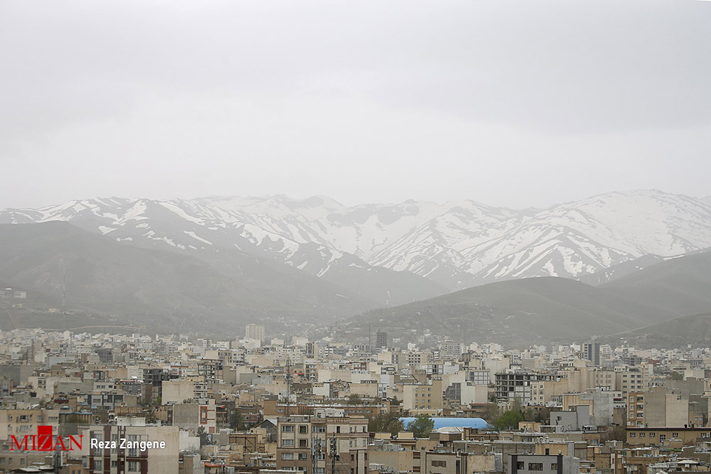 خاک در آسمان همدان