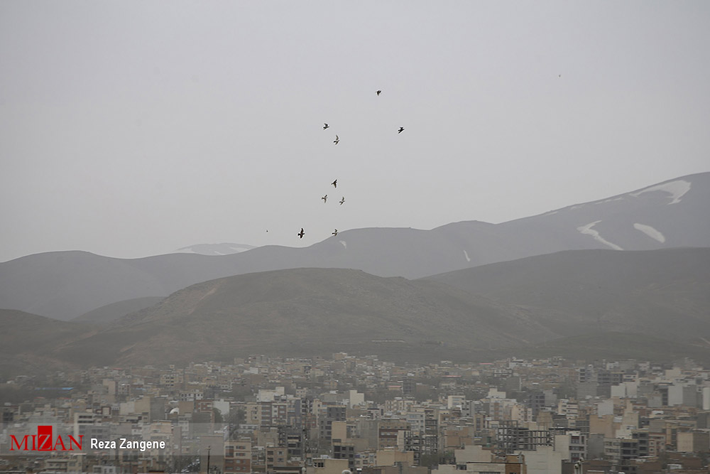 خاک در آسمان همدان