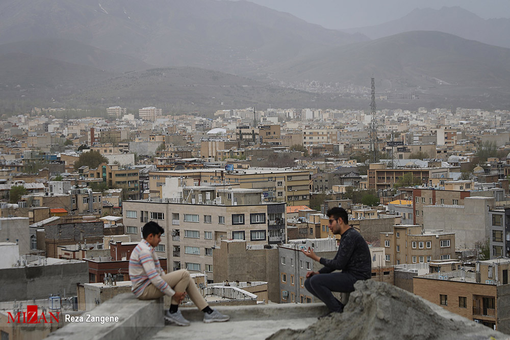 خاک در آسمان همدان
