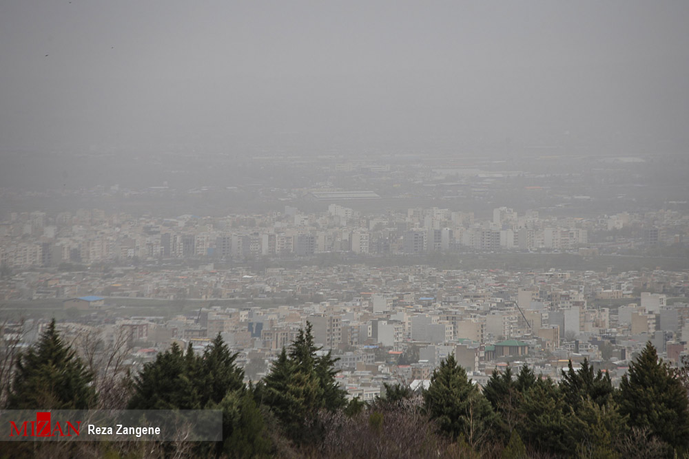 خاک در آسمان همدان