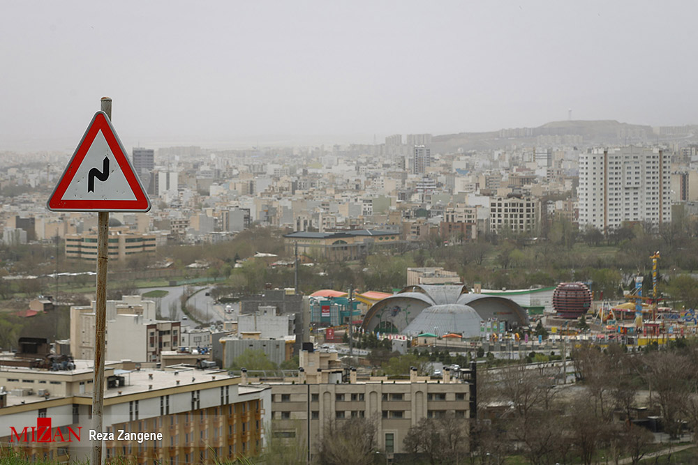 خاک در آسمان همدان