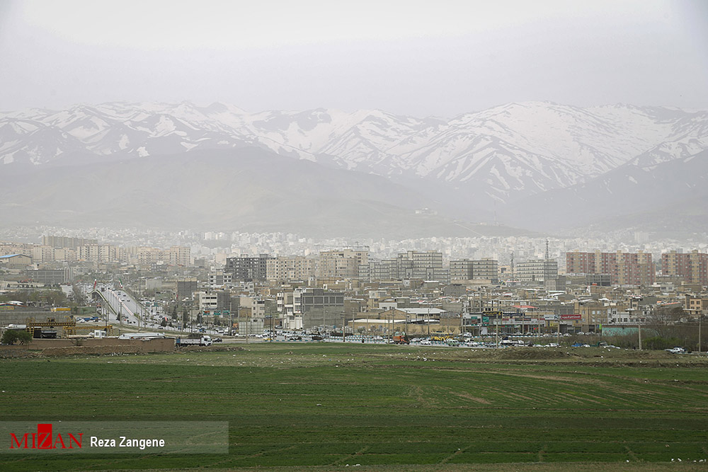 خاک در آسمان همدان