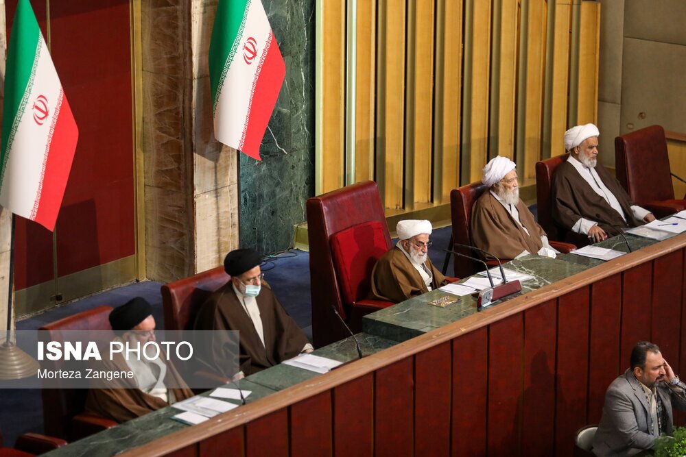 آیت‌الله جنتی رئیس مجلس خبرگان رهبری ماند / پس از انقلاب پیشرفت‌های چشمگیر آموزشی داشته‌ایم/ تقویت ارزش پول ملی ضروری است